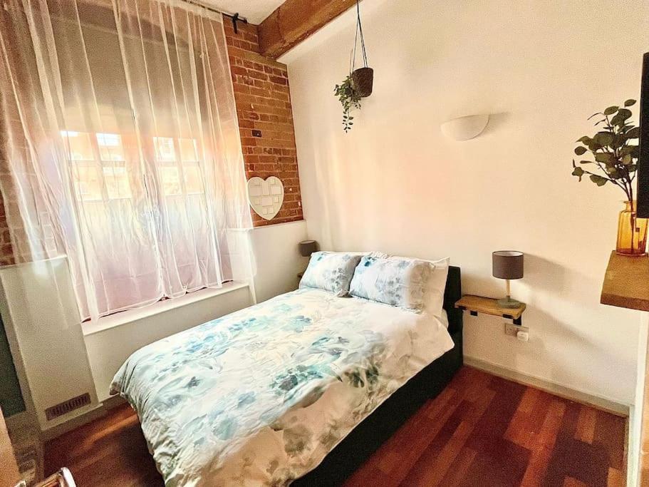 Charming 2 Bed In Centre Of Appartamento *